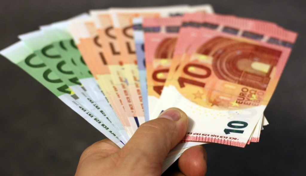 Ganar dinero con IA